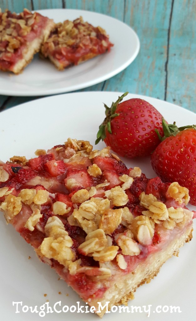 Healthy Strawberry Oatmeal Bars 