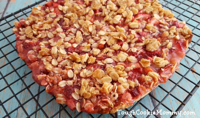 Healthy Strawberry Oatmeal Bars