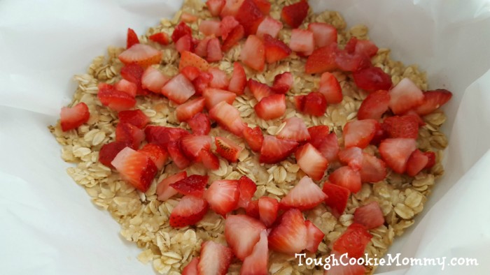 Healthy Strawberry Oatmeal Bars