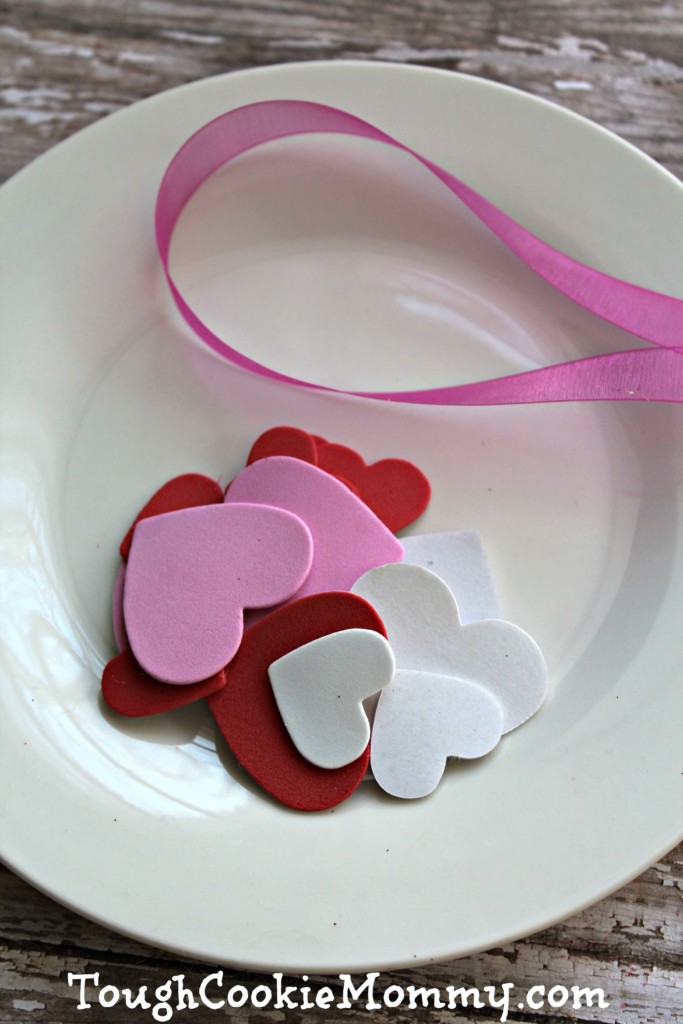 Dollar Store DIY: Heart Plate Wall Hanging 